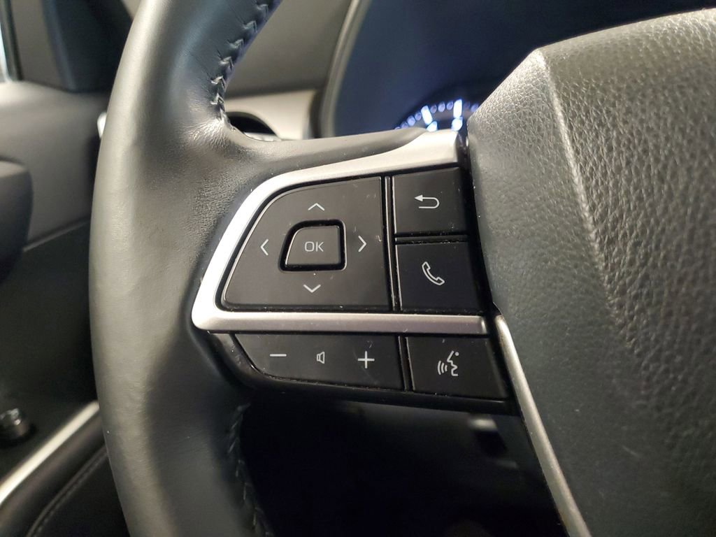Used 2023 Toyota Highlander LE image 22