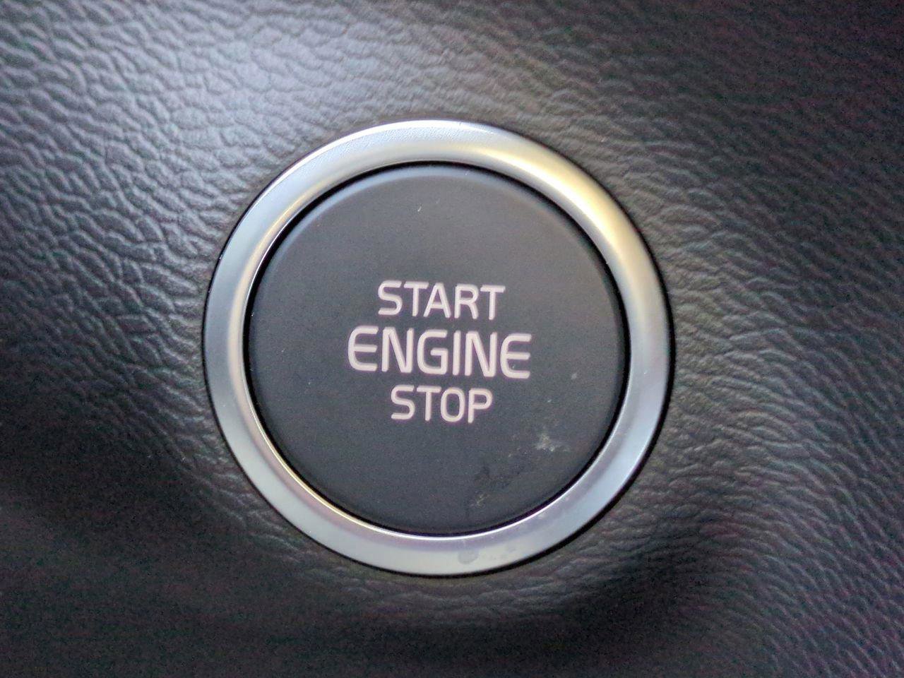 New 2025 Volvo XC40 B5 Core w/ Protection Package Premier image 24