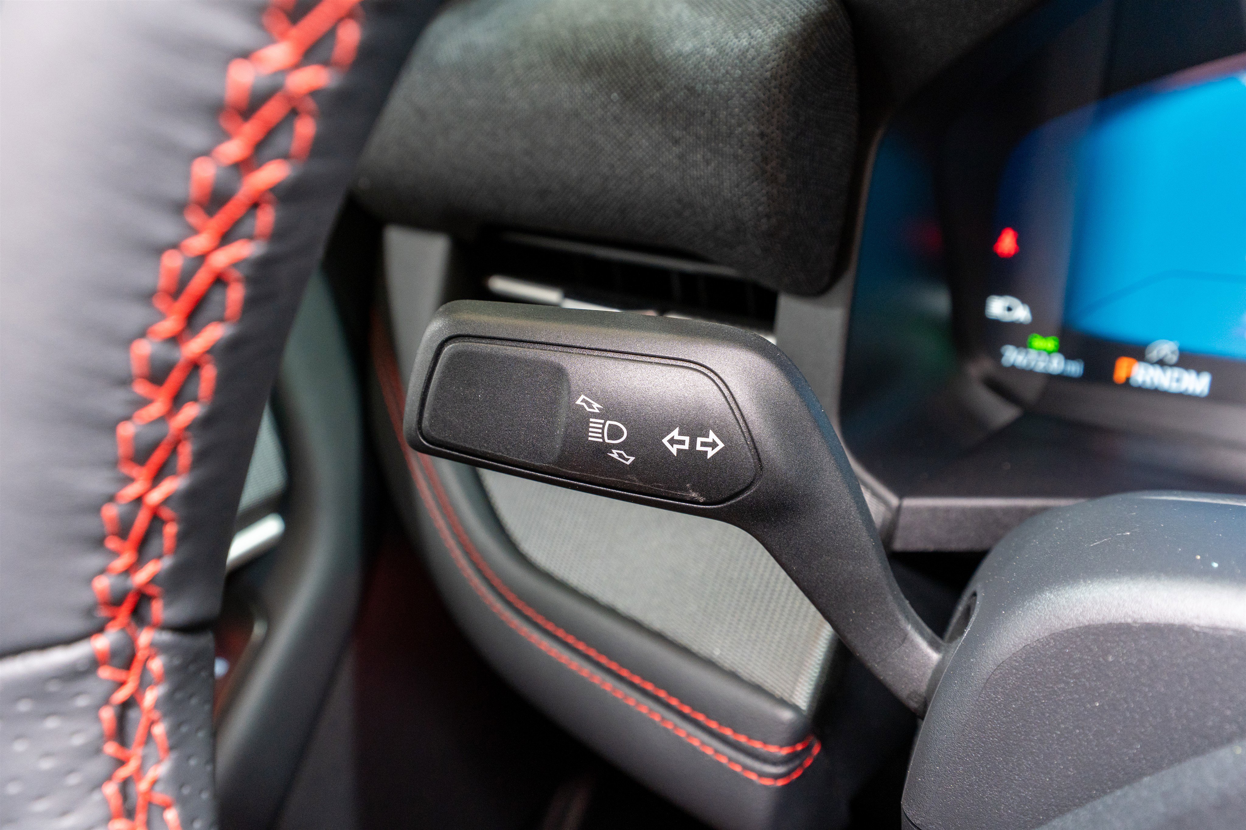 Used 2025 Ford Explorer ST w/ Sun And Sound Package image 31