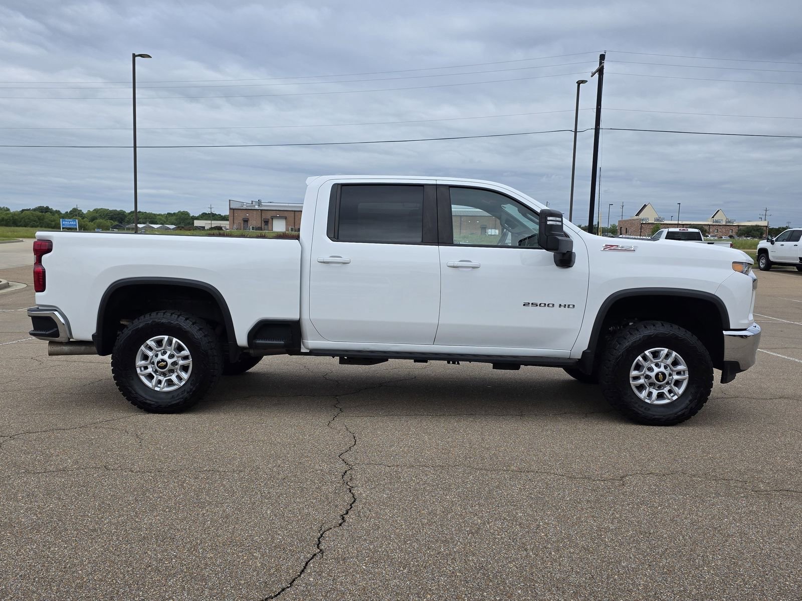 Used 2022 Chevrolet Silverado 2500 LT w/ Convenience Package AWD/4WD image 4