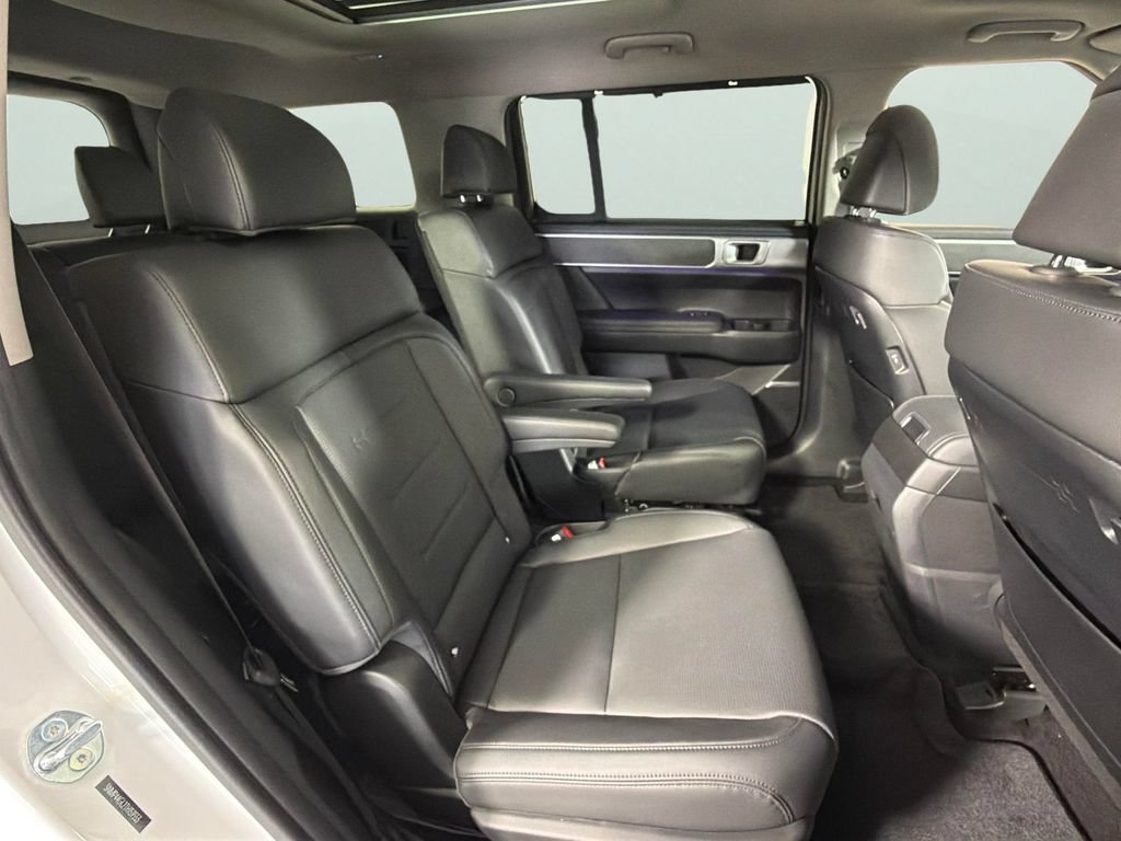 Used 2026 Hyundai Santa Fe Limited FWD image 34
