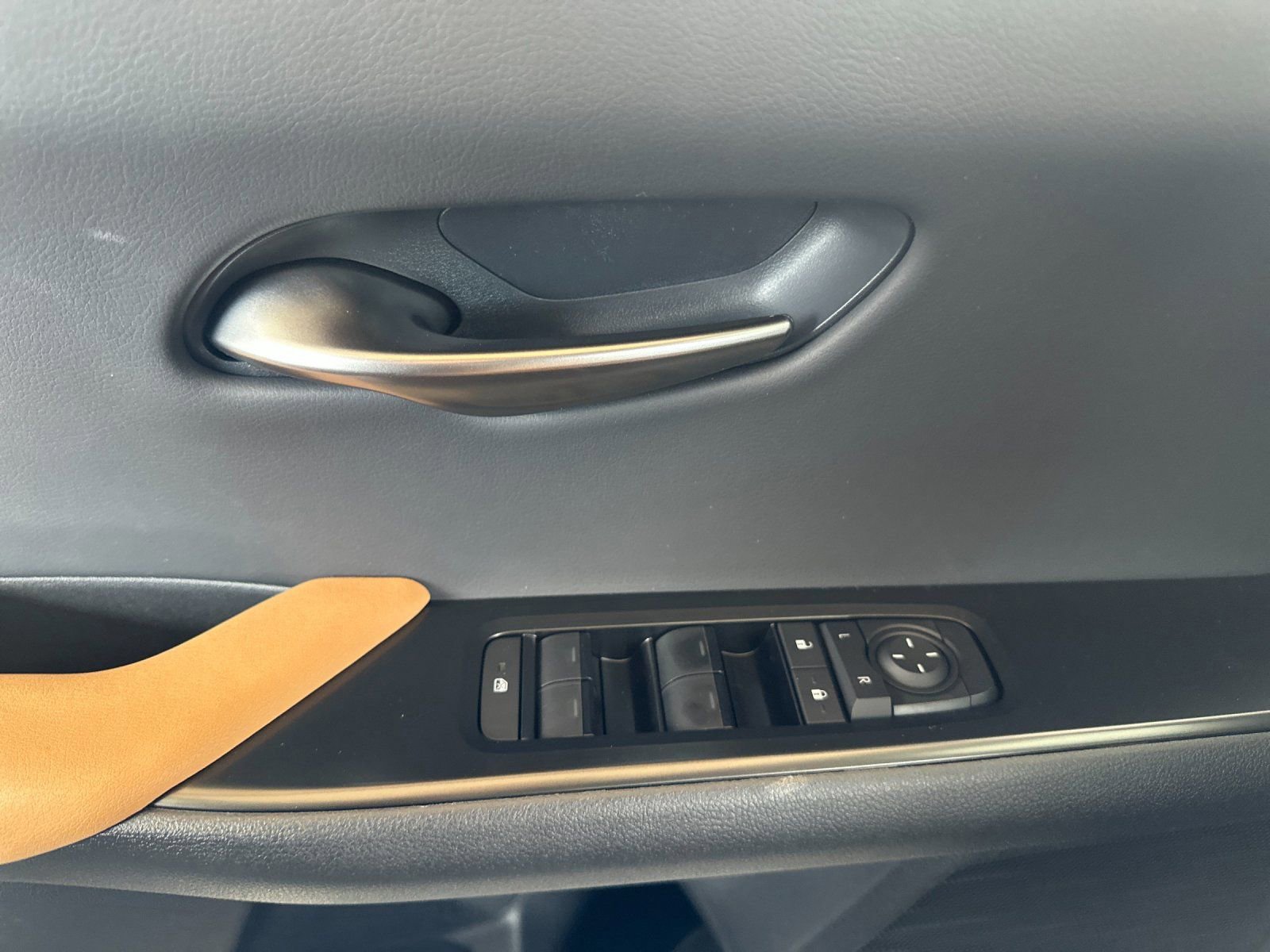 Used 2026 Lexus UX 300h AWD image 11