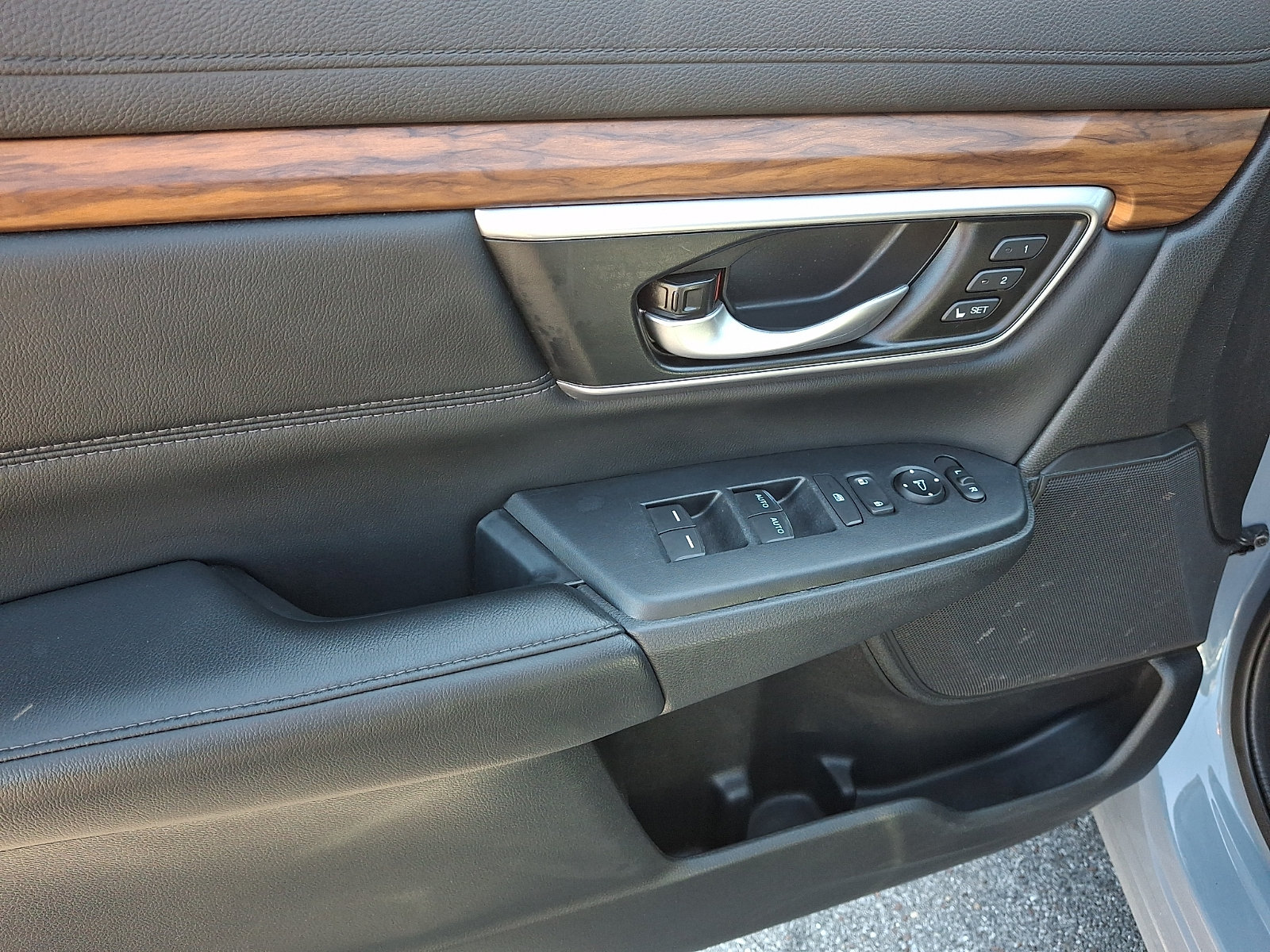 Used 2022 Honda CR-V Touring image 12