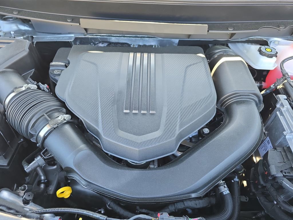 New 2026 Chevrolet Traverse LT w/ Sun and Wheel Package FWD image 32