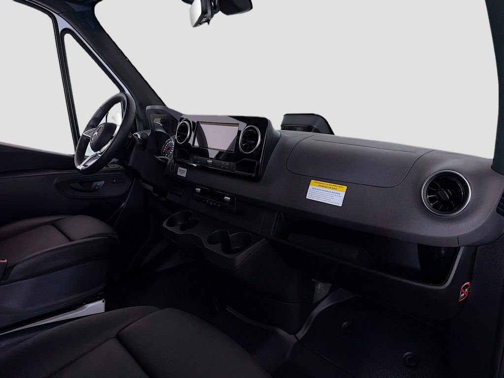 Used 2025 Mercedes-Benz Sprinter 2500 image 17