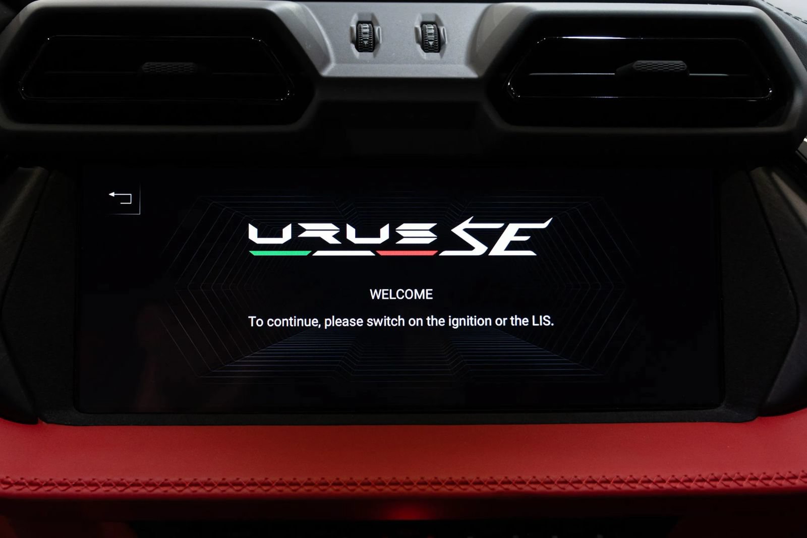 Used 2025 Lamborghini Urus SE AWD/4WD image 18