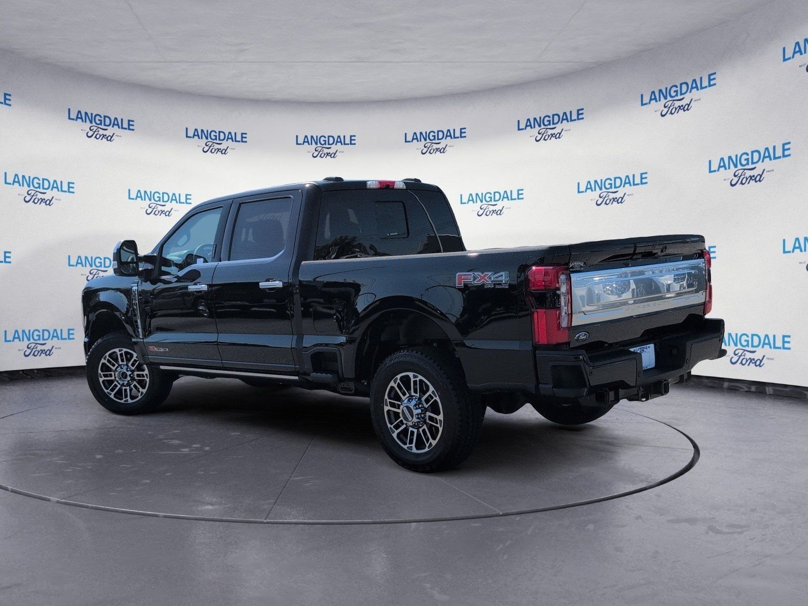 New 2026 Ford F250 Platinum w/ Platinum Plus Package AWD/4WD image 9