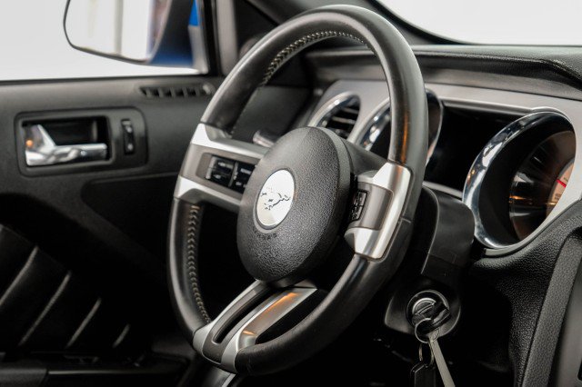 Used 2010 Ford Mustang GT Premium RWD image 13