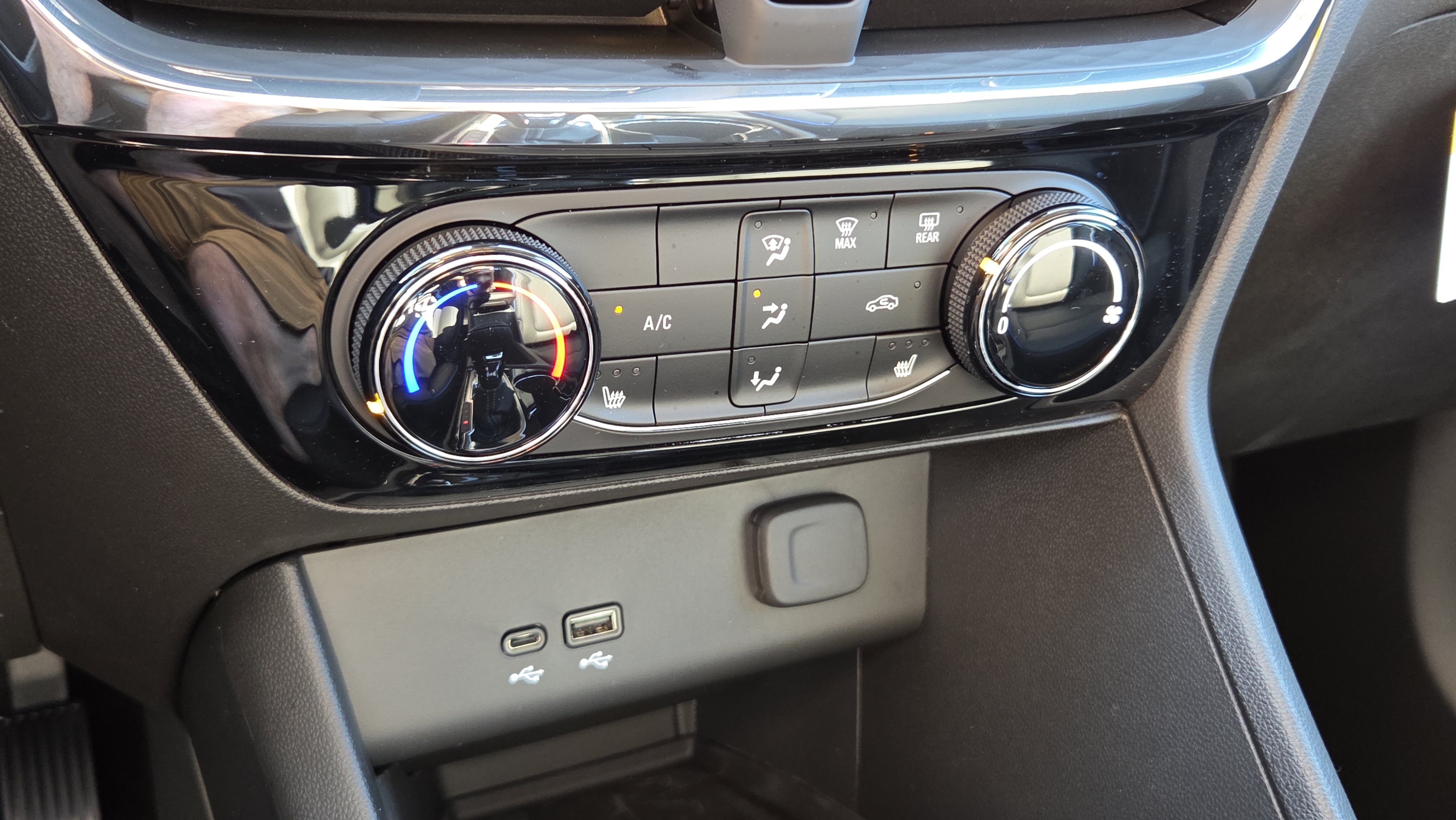 New 2026 Buick Encore GX Sport Touring w/ Advanced Technology Package FWD image 11