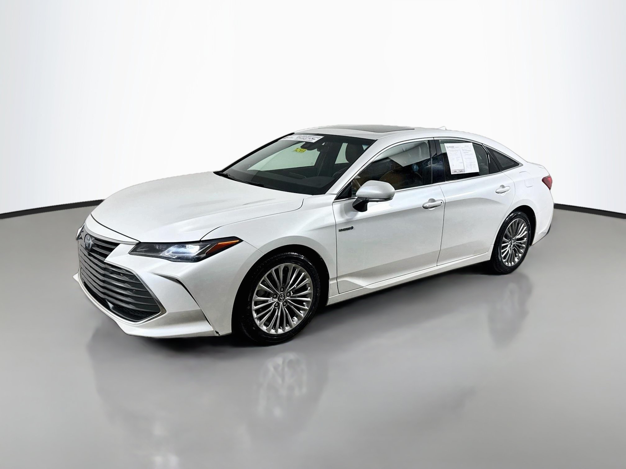 Certified 2019 Toyota Avalon Limited w/ Advanced Safety Package FWD image 3