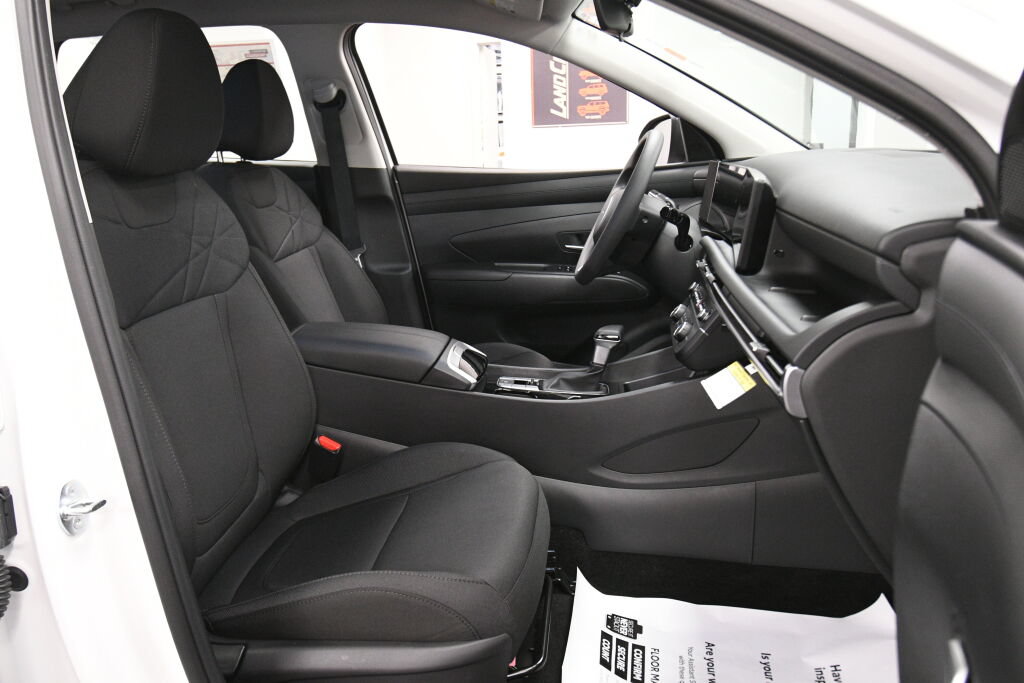 Used 2025 Hyundai Tucson SE AWD/4WD image 25