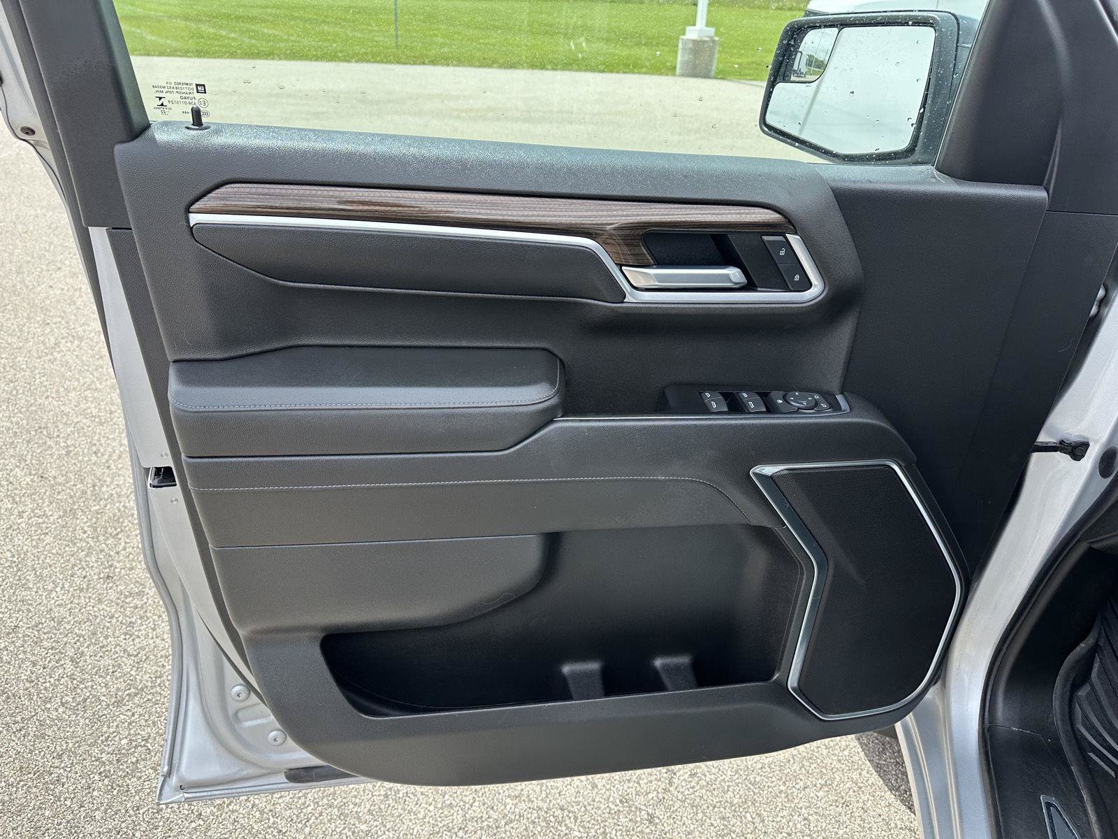 Used 2022 Chevrolet Silverado 1500 RST AWD/4WD image 15