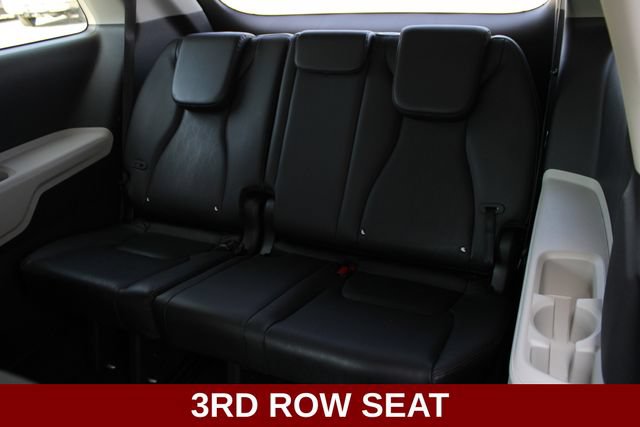 Used 2023 Kia Carnival LX FWD image 7