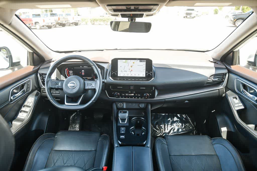 Used 2023 Nissan Rogue Platinum w/ Platinum Premium Package FWD image 14