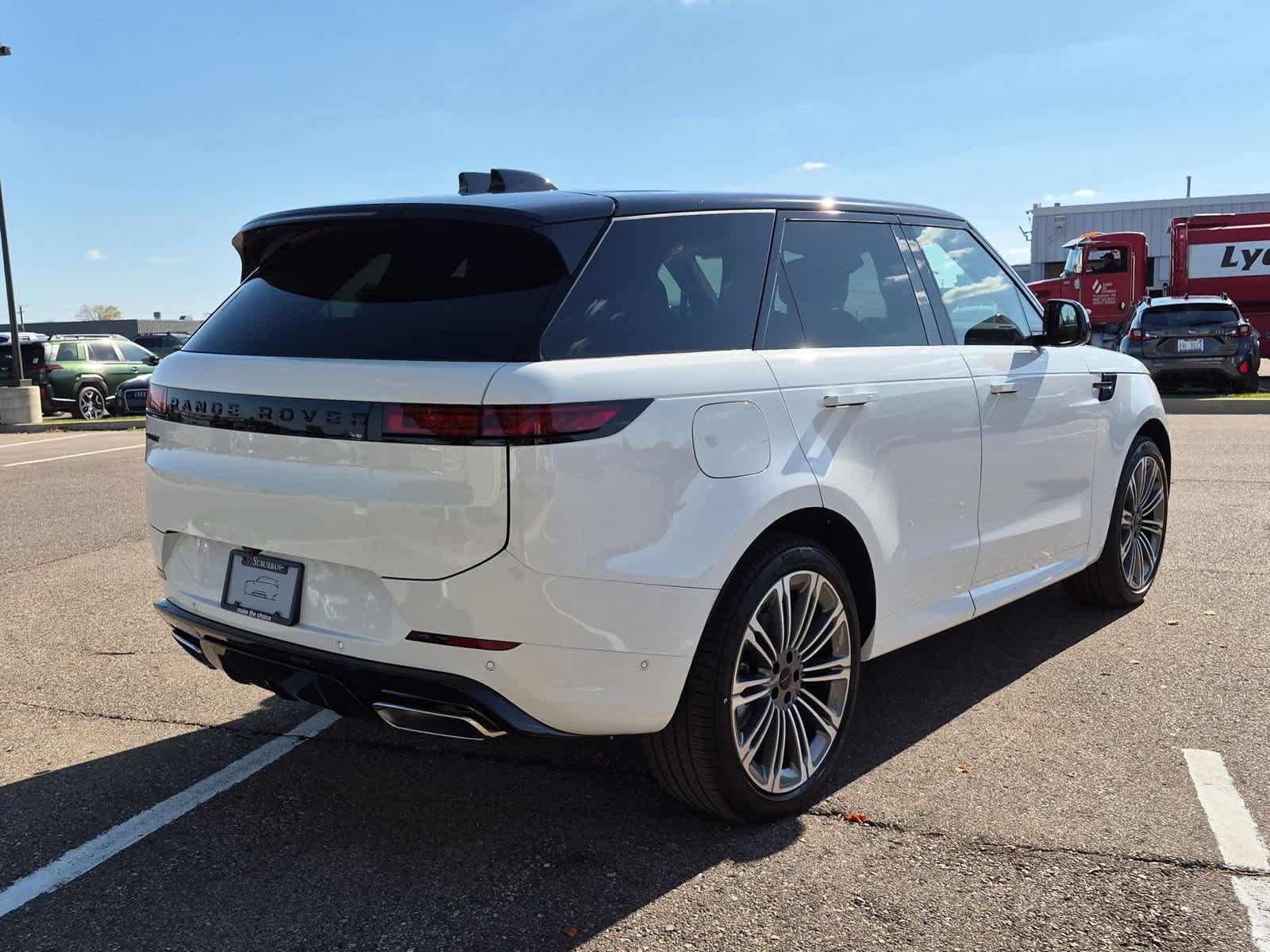 New 2027 Land Rover Range Rover Sport Dynamic SE AWD/4WD image 6