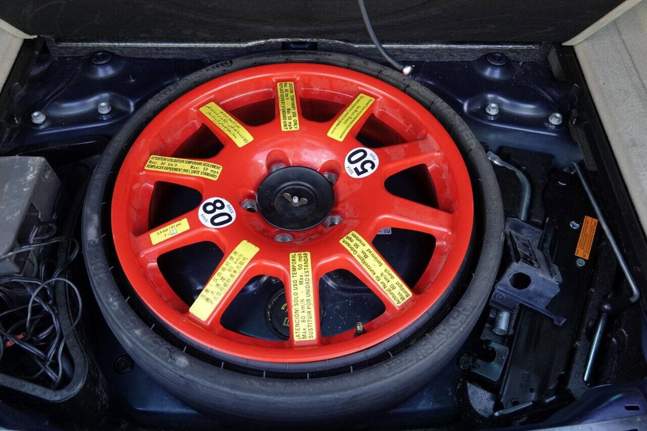 Used 2012 Volkswagen Touareg Sport image 65