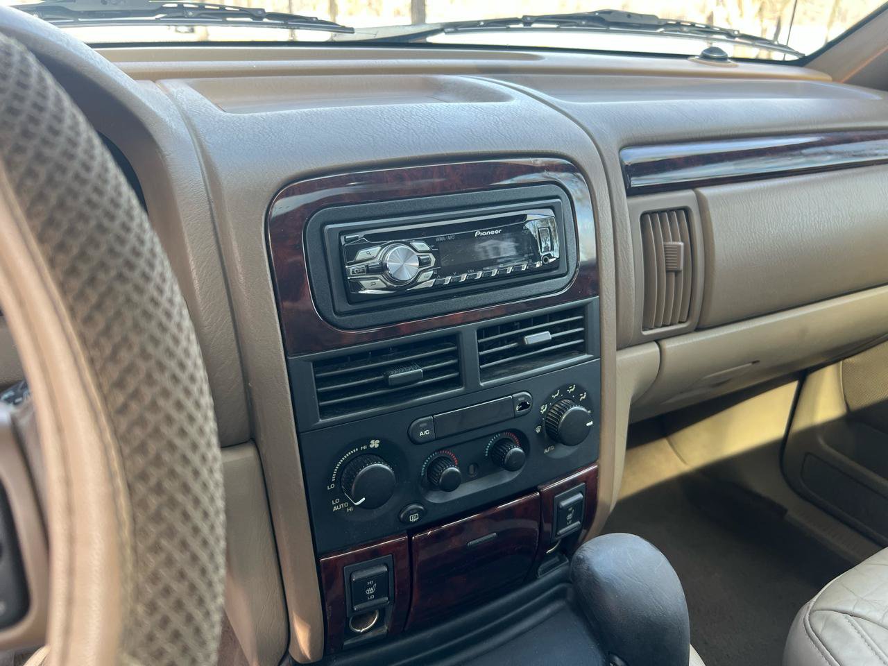 Used 2001 Jeep Grand Cherokee Limited AWD/4WD image 28