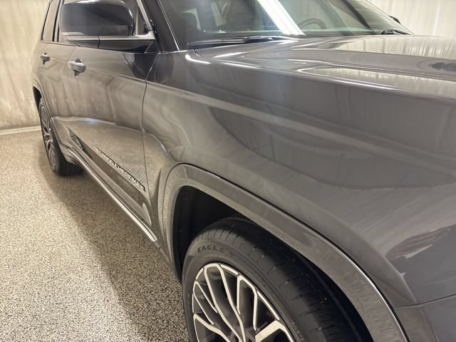 Used 2024 Jeep Grand Cherokee L Summit AWD/4WD image 8