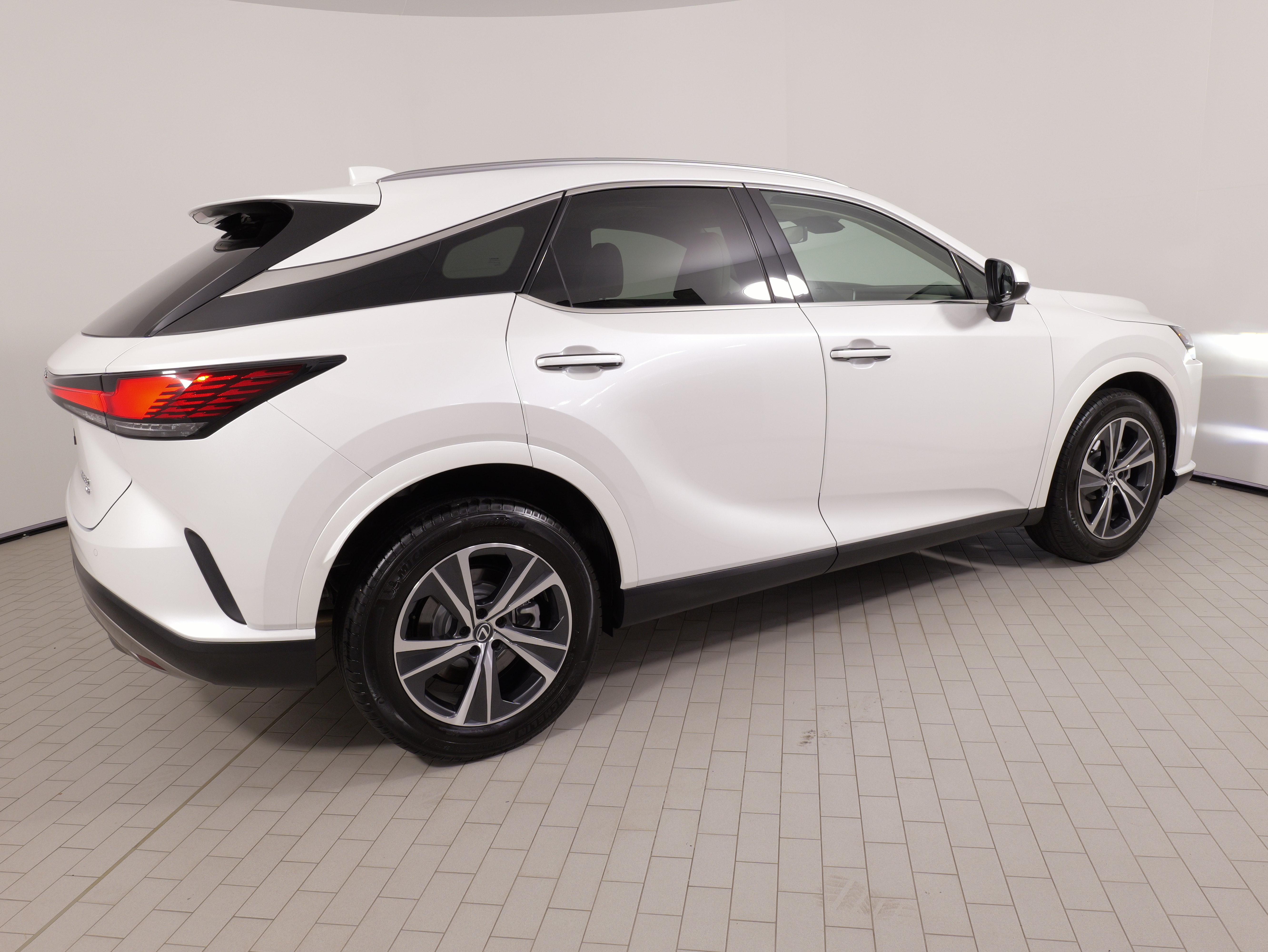 Used 2024 Lexus RX 350 Premium w/ Cold Area Package AWD/4WD image 12