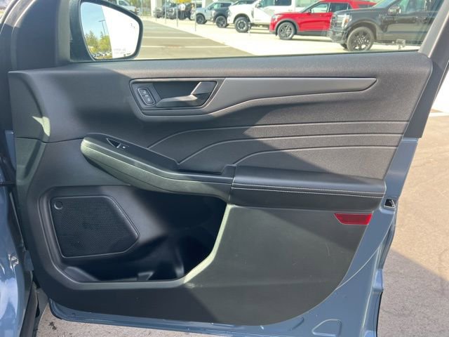 Used 2023 Ford Escape Active w/ Tech Pack #1 AWD/4WD image 10