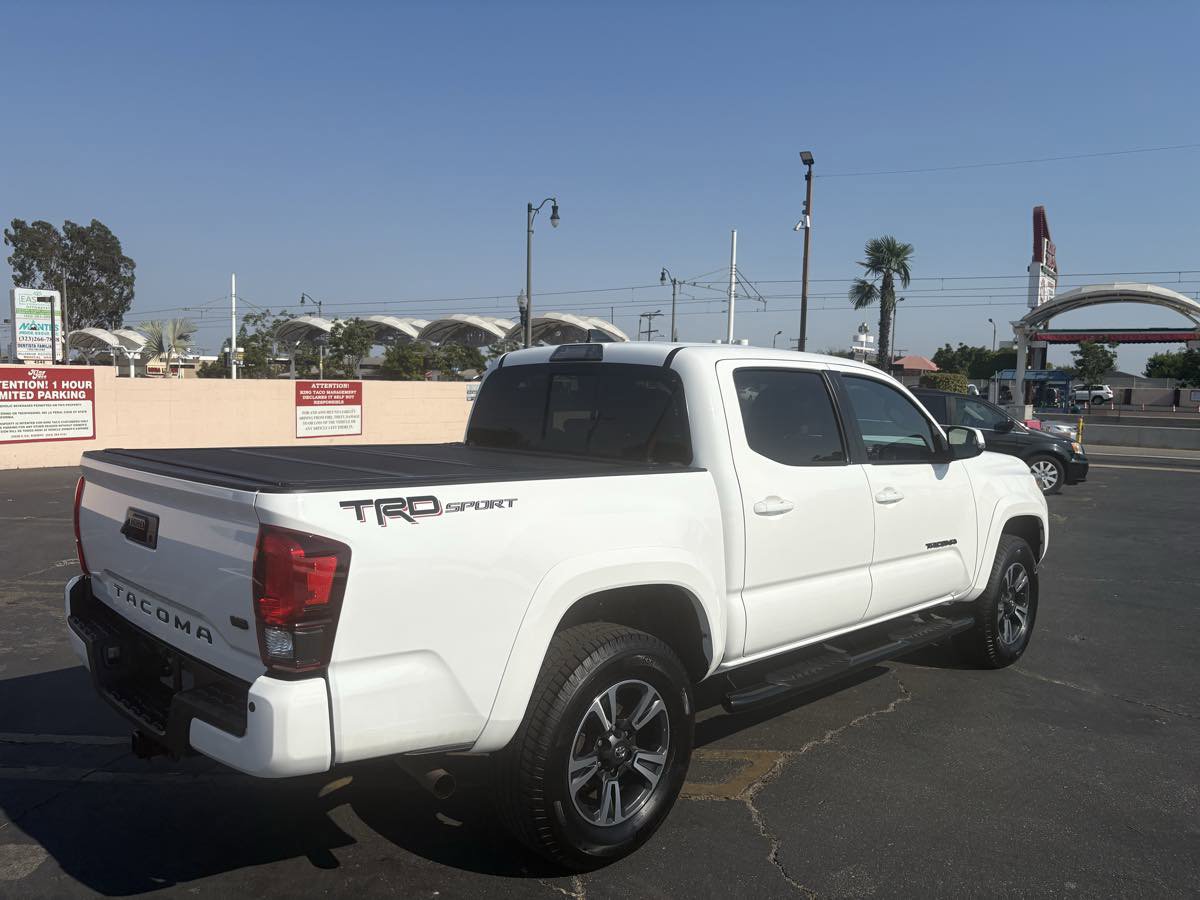 Used 2019 Toyota Tacoma TRD Sport image 40