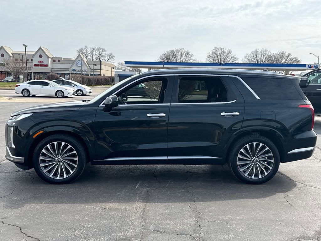 Used 2024 Hyundai Palisade Calligraphy image 5
