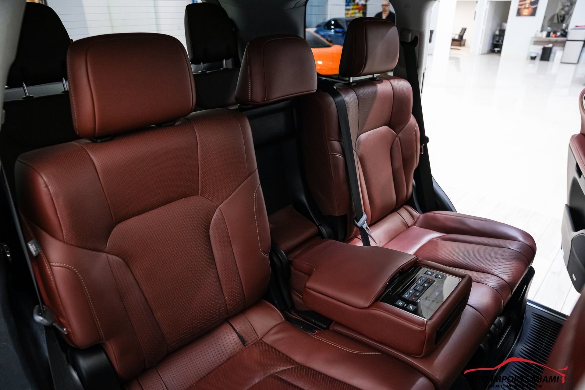 Used 2021 Lexus LX 570 4WD w/ Luxury Package image 51