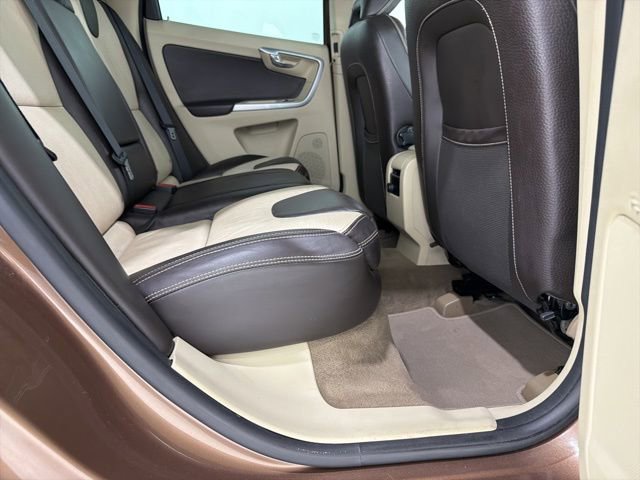 Used 2010 Volvo XC60 T6 AWD/4WD image 23