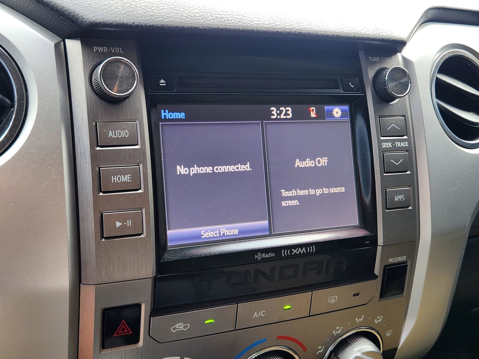 Used 2015 Toyota Tundra SR5 w/ SR5 Upgrade Package image 18
