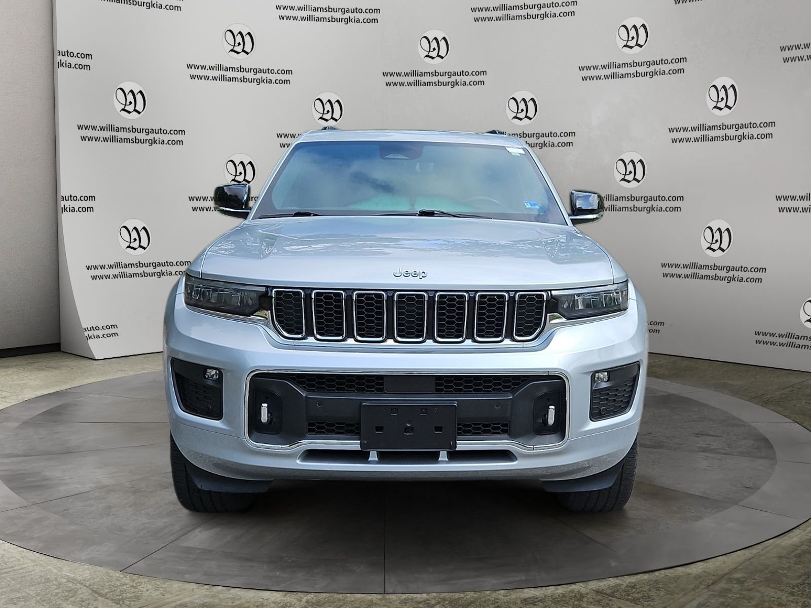 Used 2021 Jeep Grand Cherokee L Overland w/ Luxury Tech Group IV AWD/4WD image 8