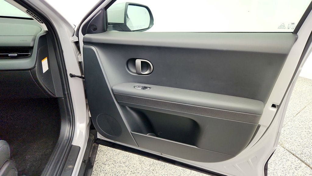 Used 2025 Hyundai Ioniq 5 SEL RWD image 25