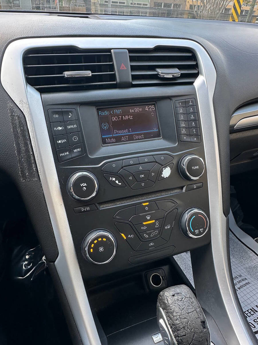 Used 2013 Ford Fusion S image 15