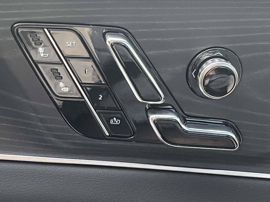 Used 2025 Cadillac Lyriq Luxury AWD/4WD image 27