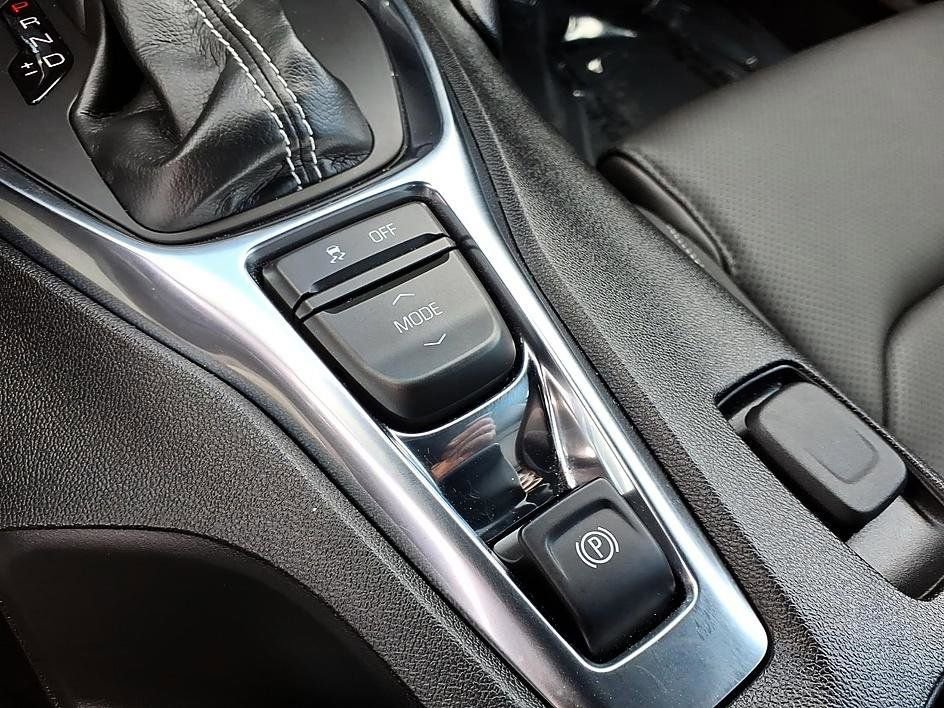 Used 2024 Chevrolet Camaro LT w/ Technology Package RWD image 28
