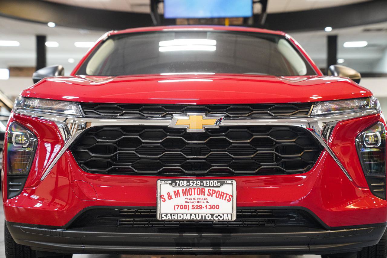 Used 2026 Chevrolet Trax LS FWD image 4