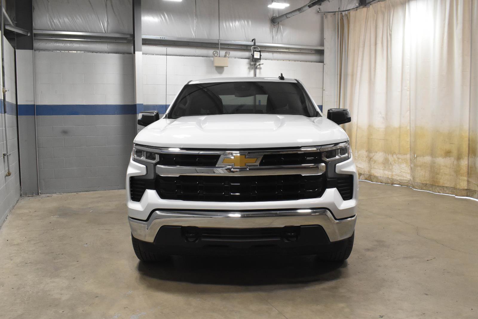 Used 2023 Chevrolet Silverado 1500 LT AWD/4WD image 31