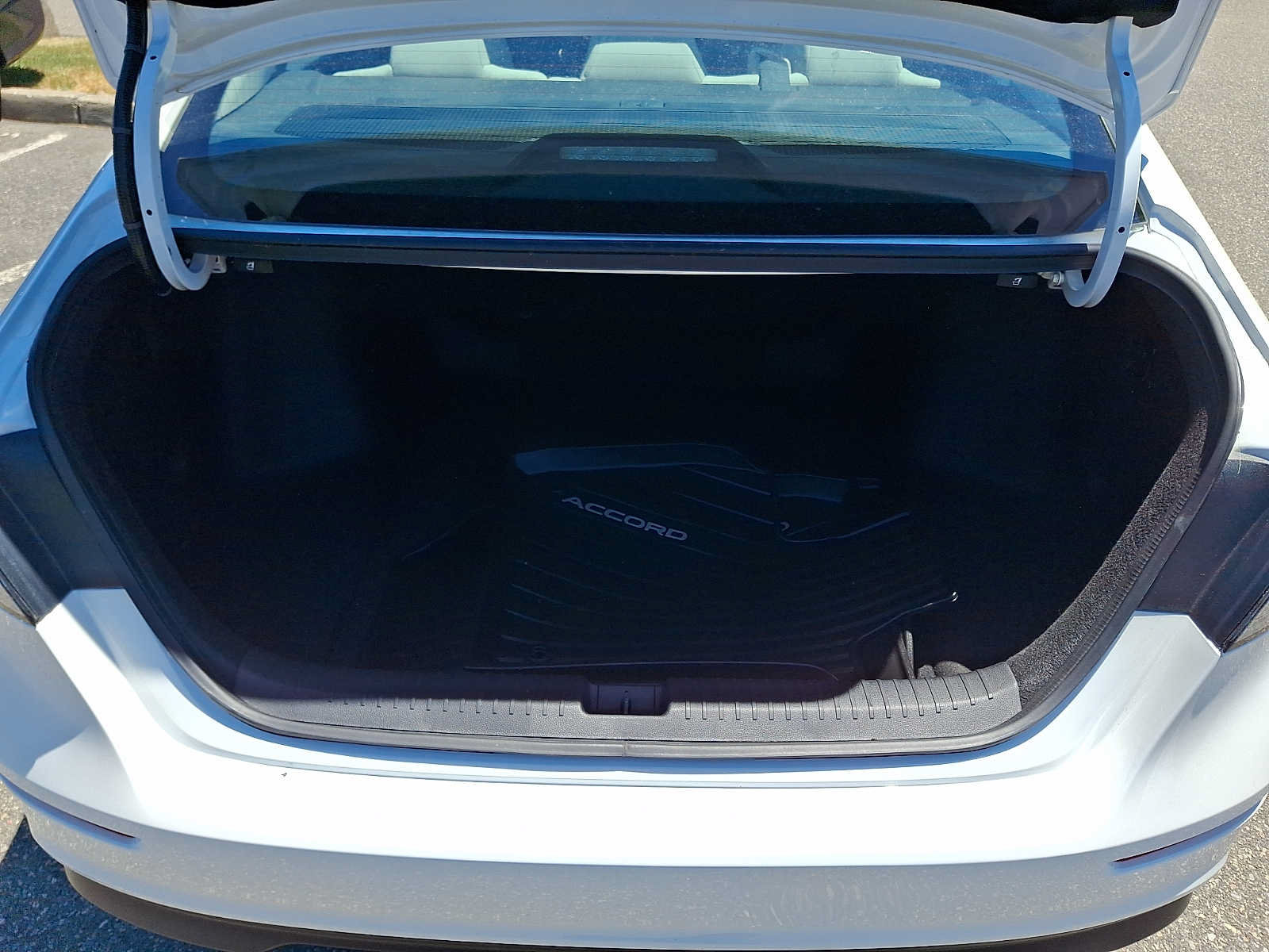 Certified 2023 Honda Accord EX image 29