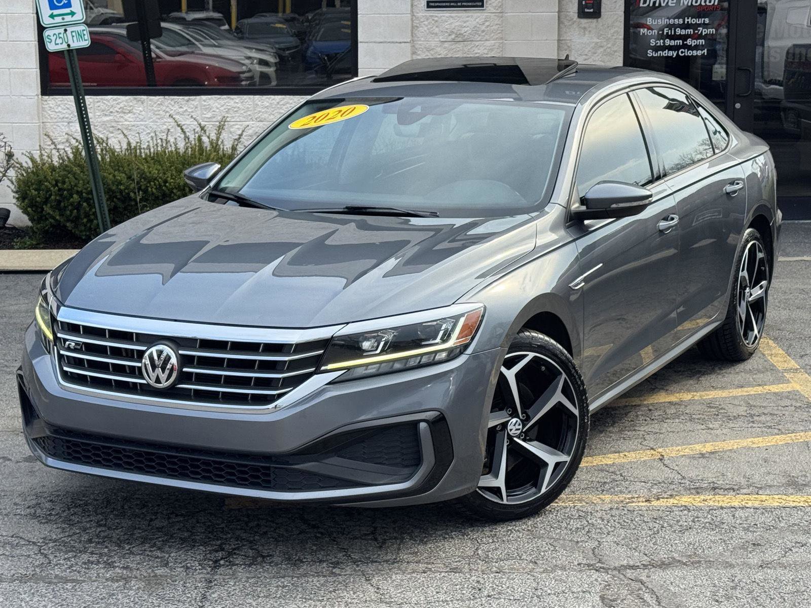 Used 2020 Volkswagen Passat 2.0T R-Line image 4