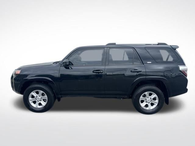 Used 2022 Toyota 4Runner SR5 AWD/4WD image 3