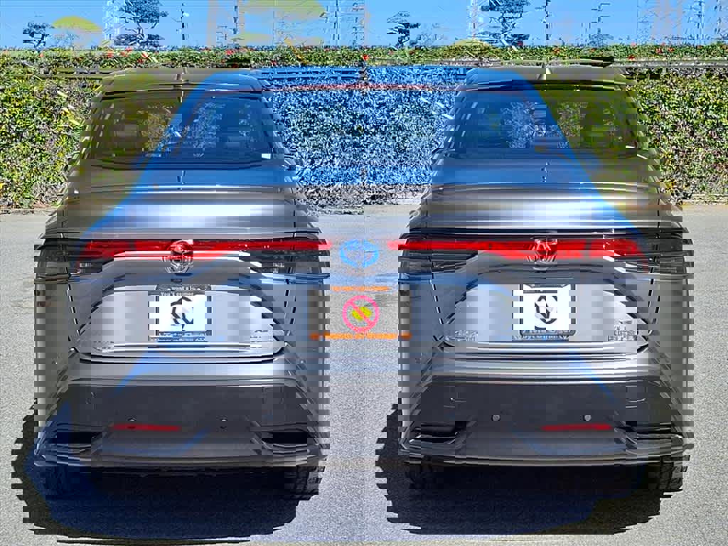 Certified 2022 Toyota Mirai XLE image 5