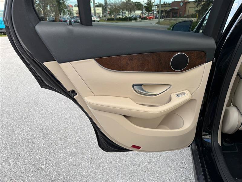 Used 2016 Mercedes-Benz GLC 300 4MATIC image 12