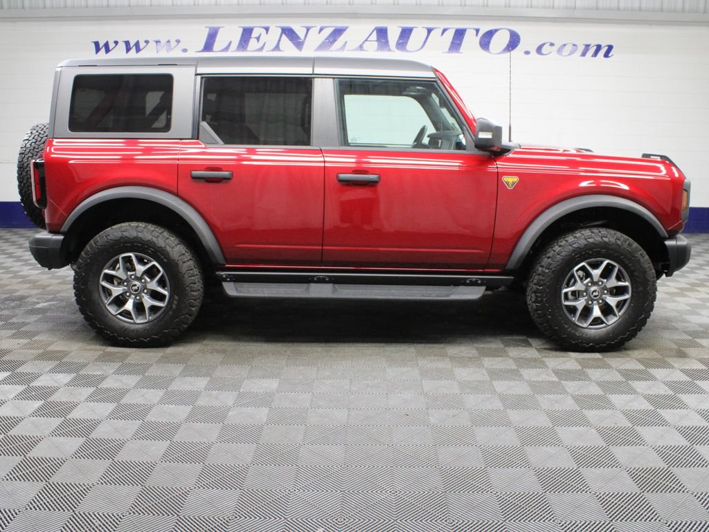 Used 2025 Ford Bronco Badlands AWD/4WD image 2