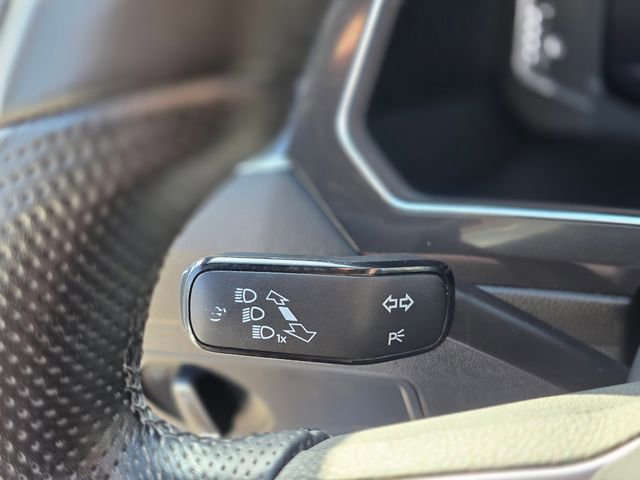 Used 2022 Volkswagen Tiguan SEL R-Line AWD/4WD image 38