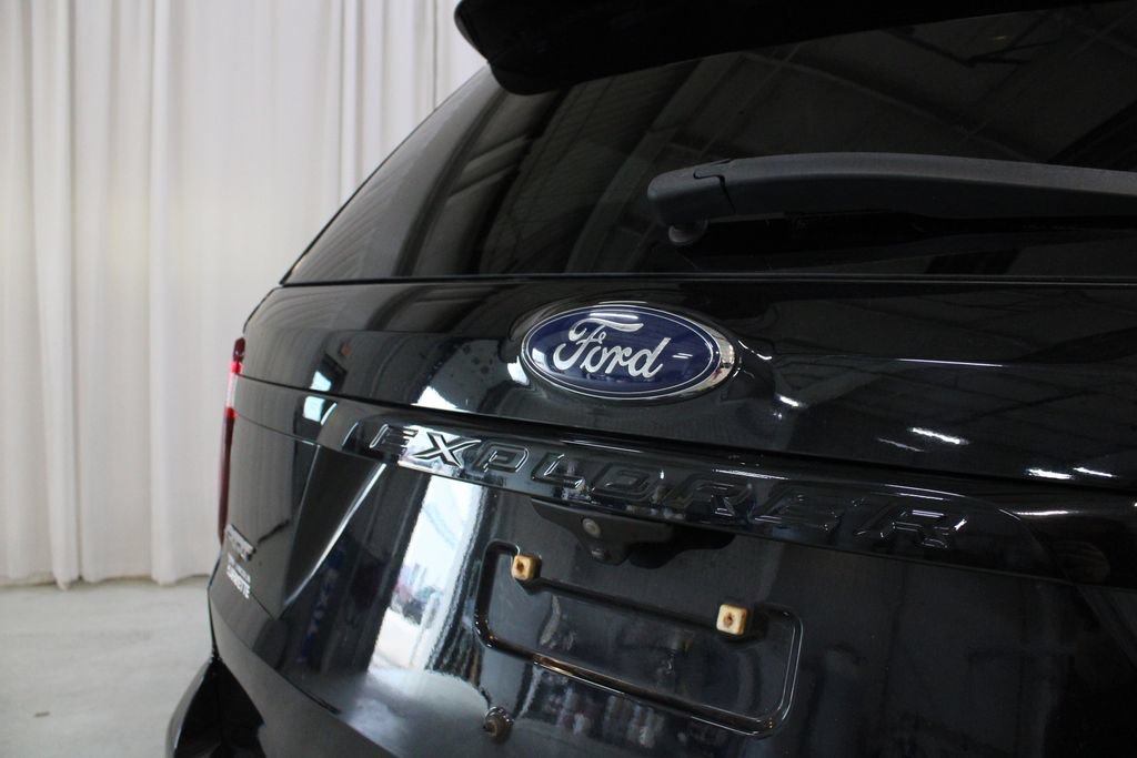 Used 2017 Ford Explorer Sport w/ Equipment Group 401A AWD/4WD image 35