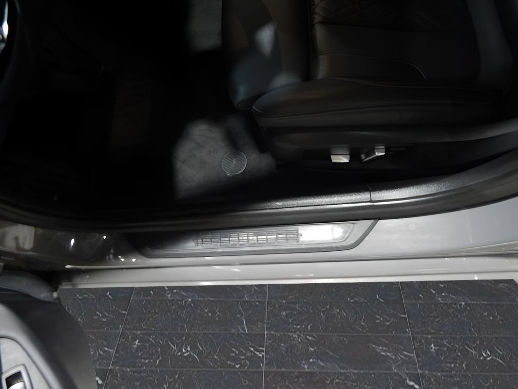 Used 2022 BMW 540i xDrive w/ M Sport Package AWD/4WD image 10