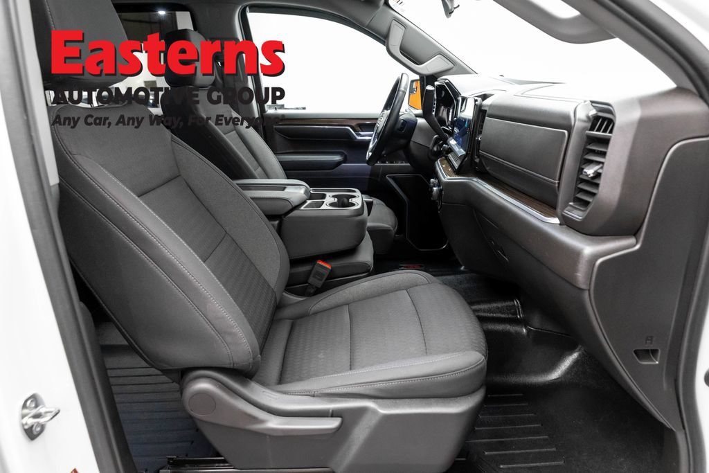 Used 2023 Chevrolet Silverado 1500 LT AWD/4WD image 25