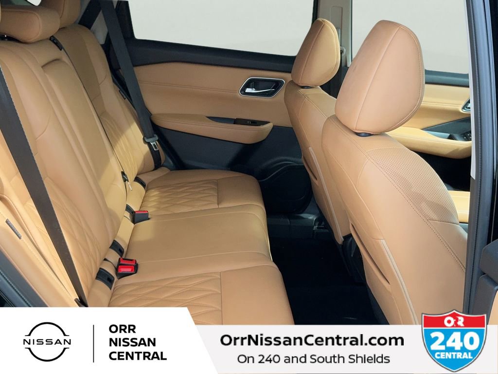 Used 2023 Nissan Rogue Platinum FWD image 12