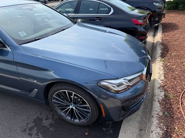 Used 2023 BMW 530e xDrive w/ Executive Package AWD/4WD image 3