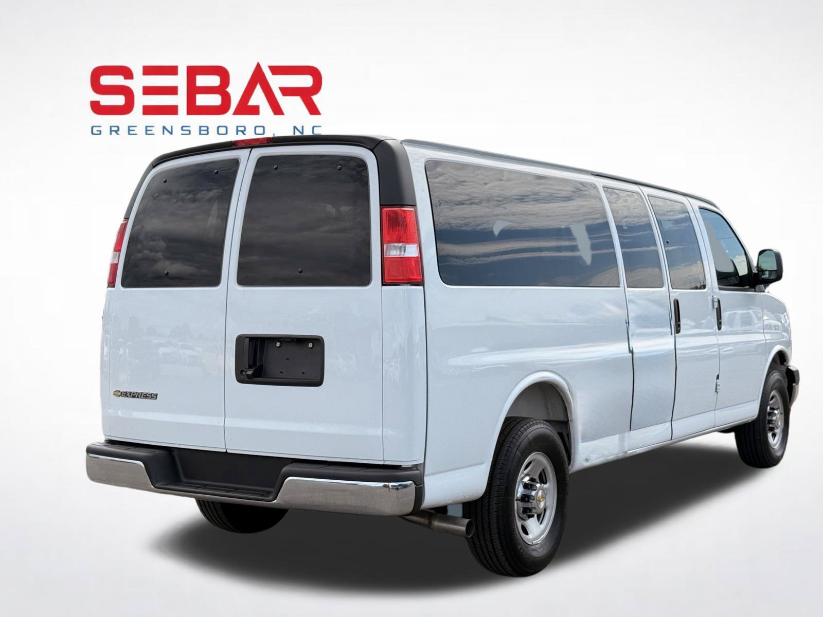 Used 2026 Chevrolet Express 3500 LT w/ LT Preferred Equipment Group RWD image 6