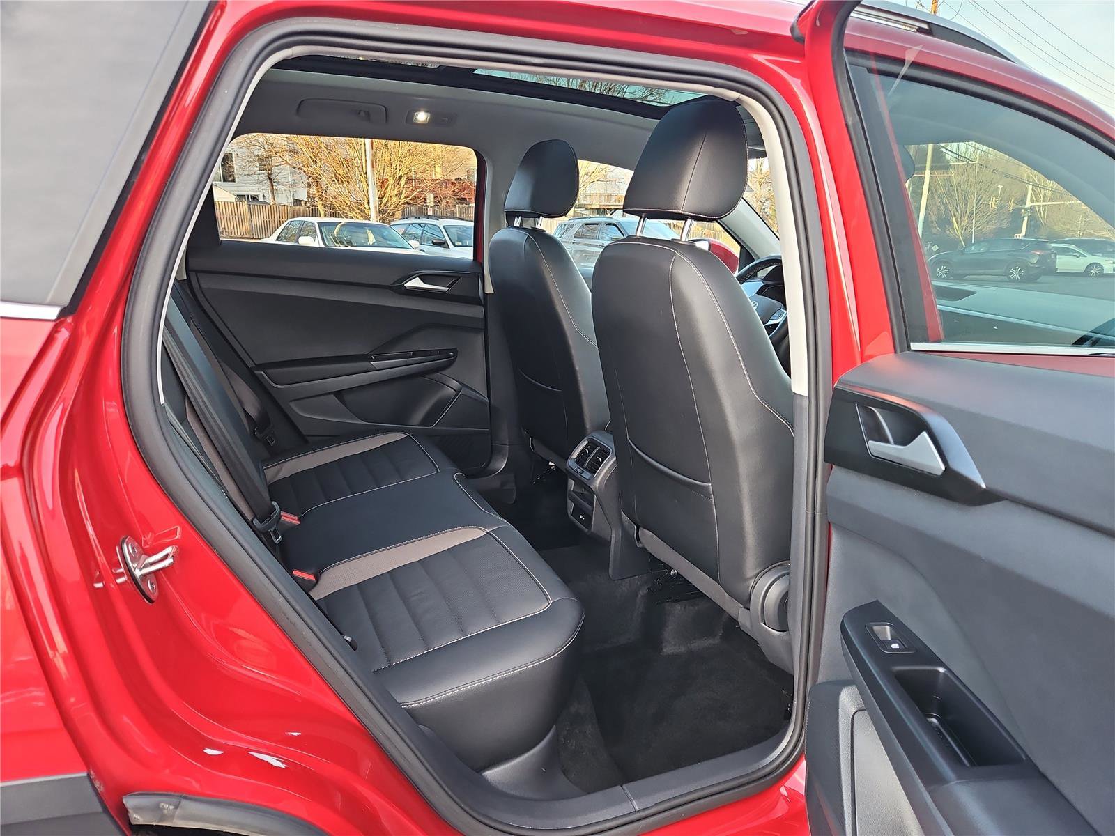 Used 2023 Volkswagen Taos SEL image 32